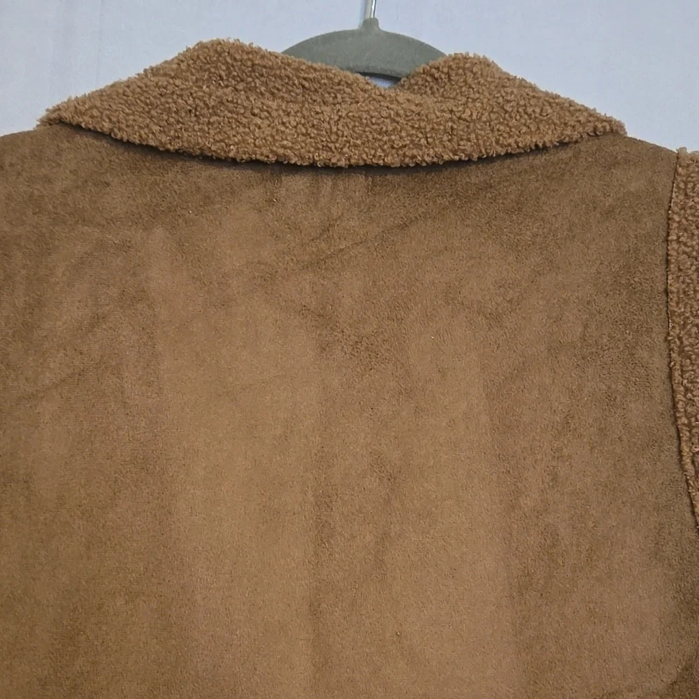 Maurices Womens Cozy Faux-Shearling Vest in Camel Sz L - Picture 8 of 9